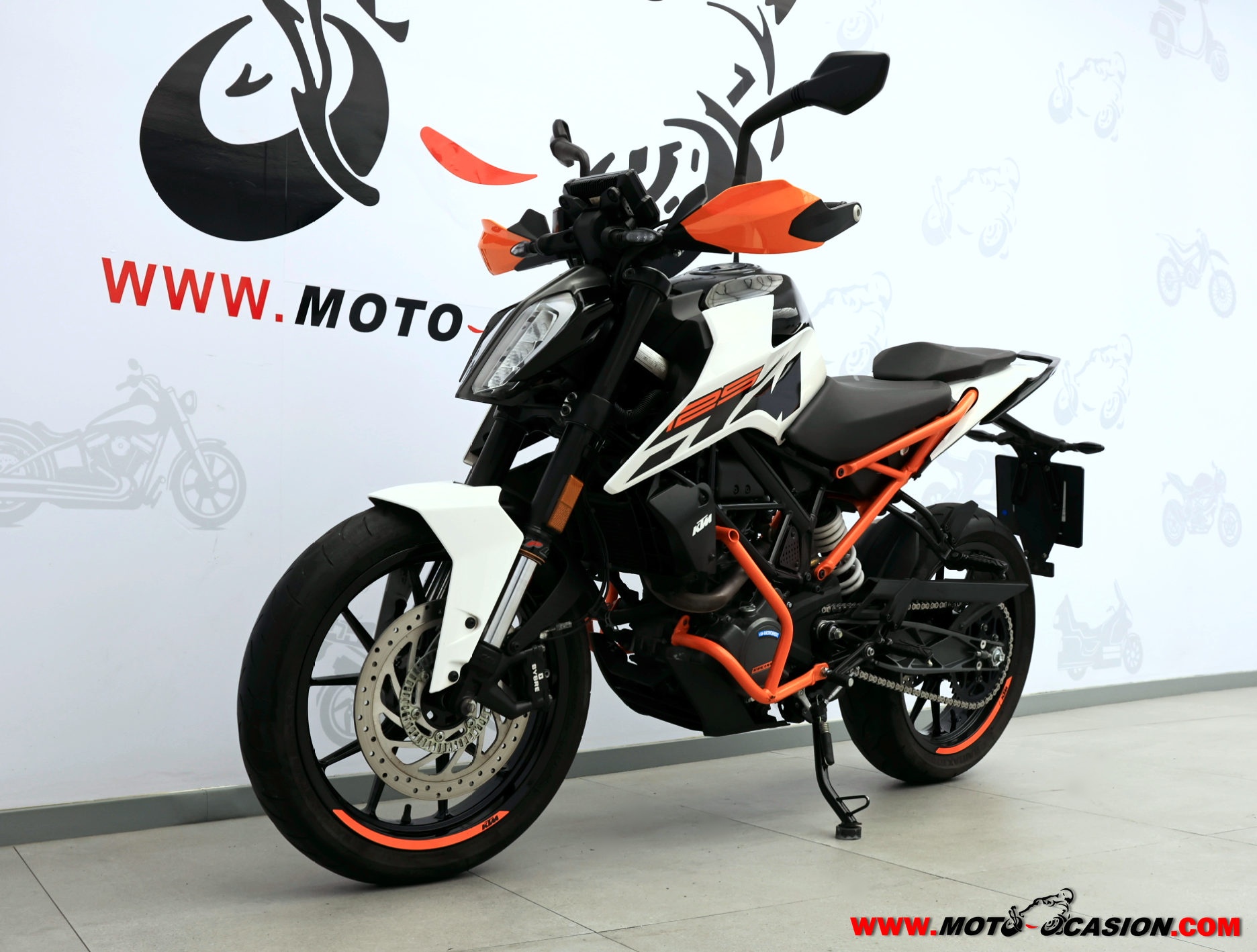 KTM 125 DUKE -APTA B y A1- (copia)