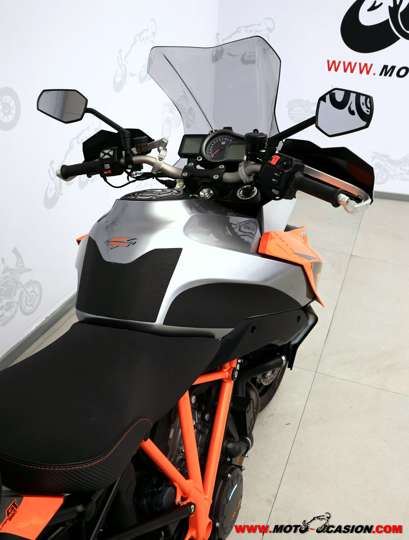 KTM 1290 SUPER DUKE GT (copia)