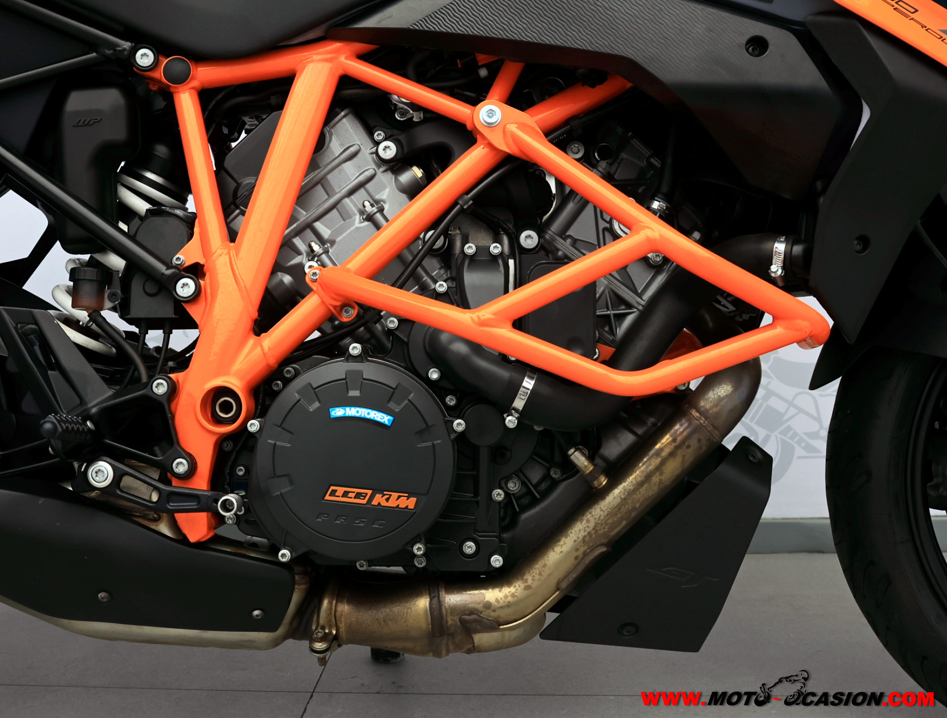 KTM 1290 SUPER DUKE GT (copia)