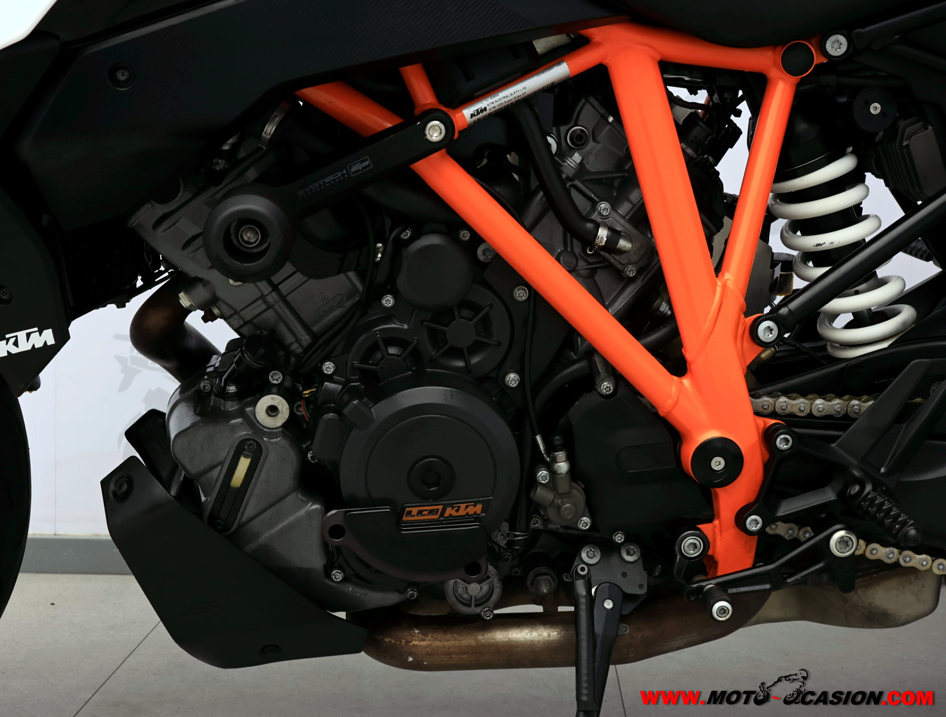 KTM 1290 SUPER DUKE GT (copia)