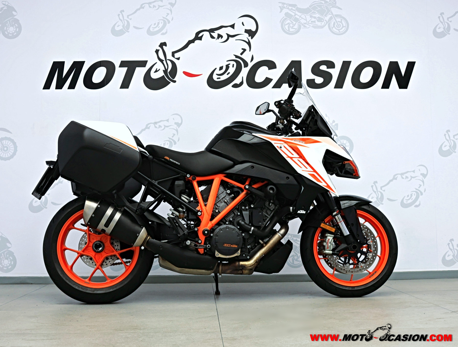 KTM 1290 SUPER DUKE GT (copia)
