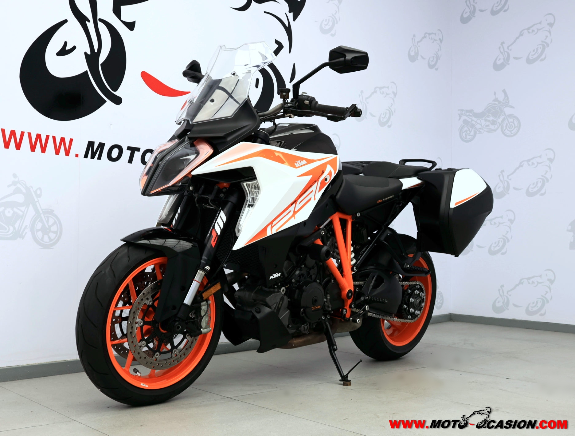 KTM 1290 SUPER DUKE GT (copia)