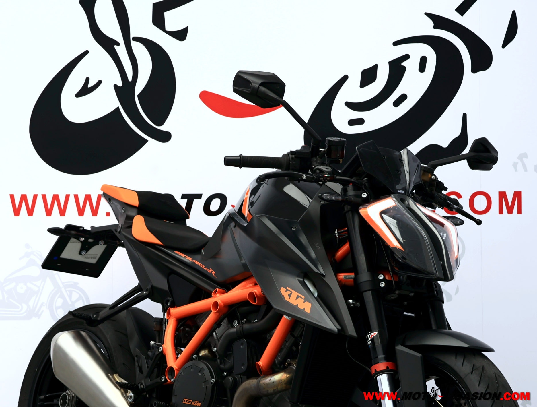 KTM 1290 SUPER DUKE R (copia)