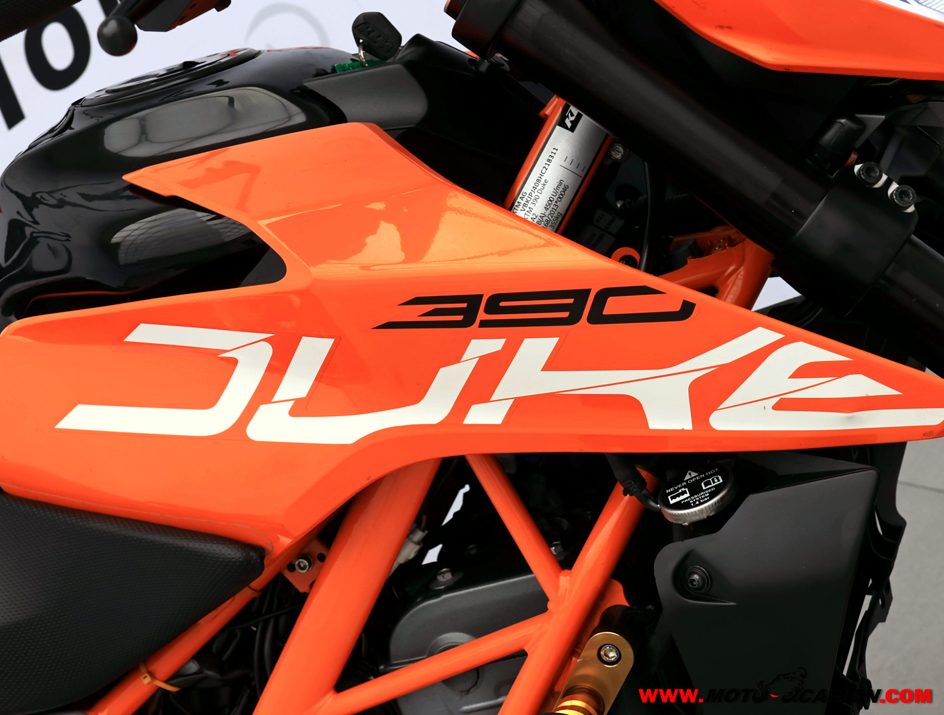 KTM 390 DUKE -APTA A2- (copia)