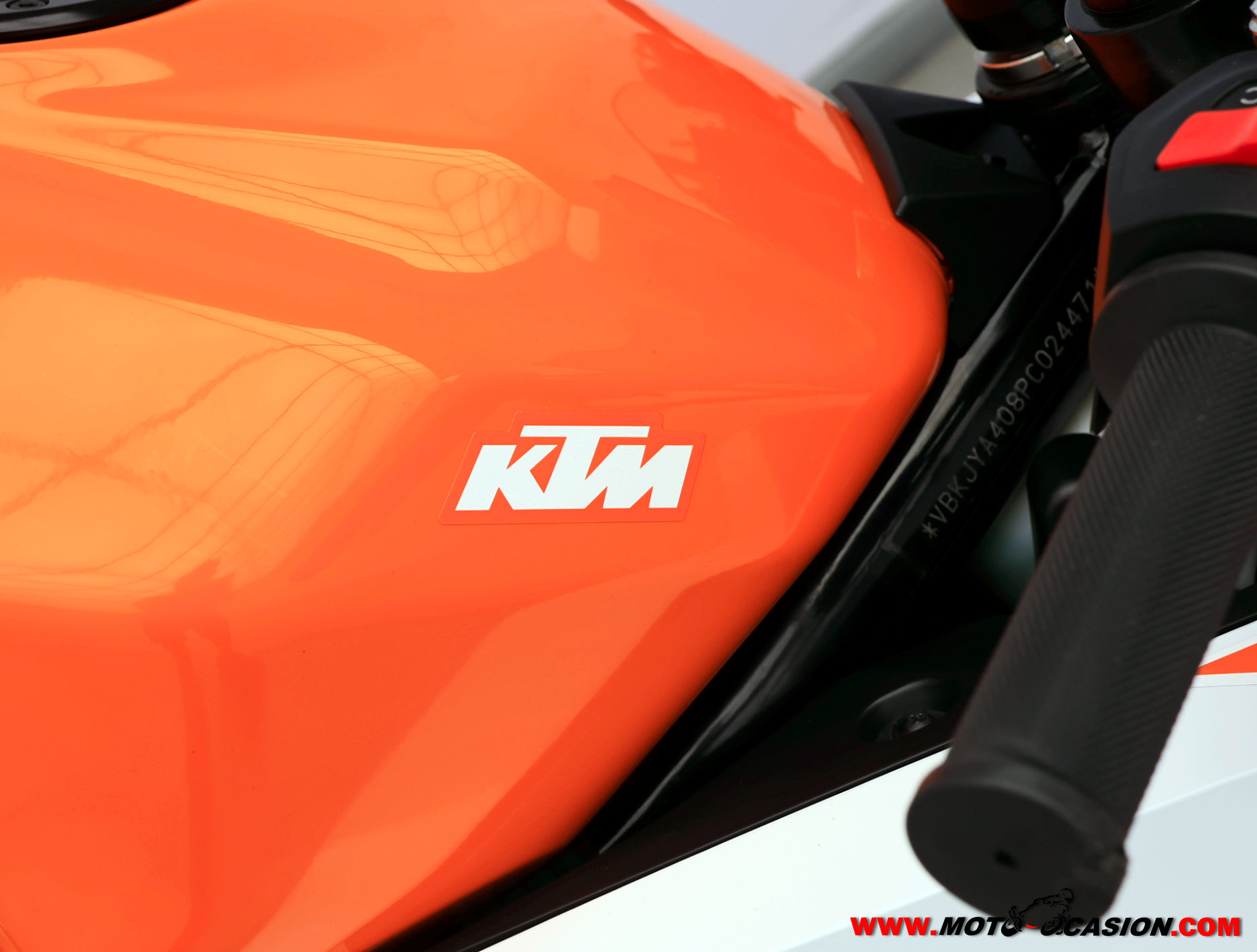 KTM RC 125 -APTA B Y A1-