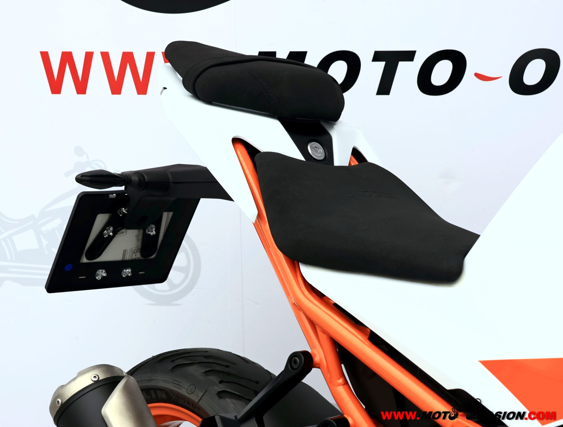 KTM RC 125 -APTA B Y A1-