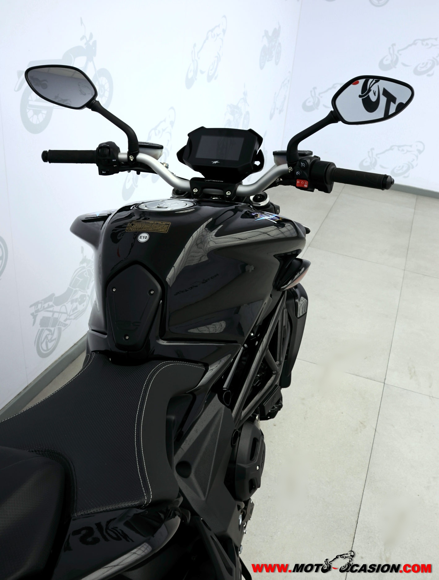 MV AGUSTA BRUTALE 800 R
