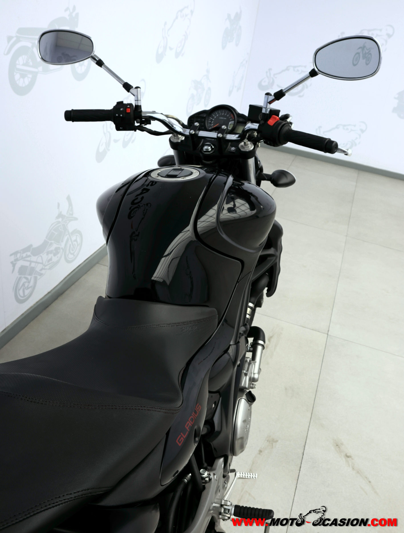 SUZUKI GLADIUS 650 -A2-