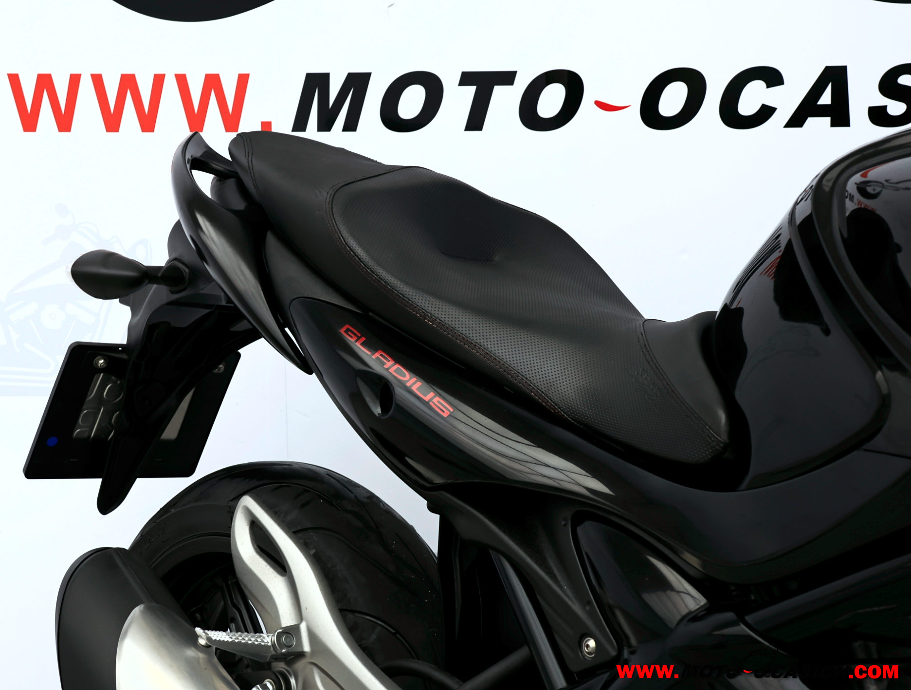 SUZUKI GLADIUS 650 -A2-