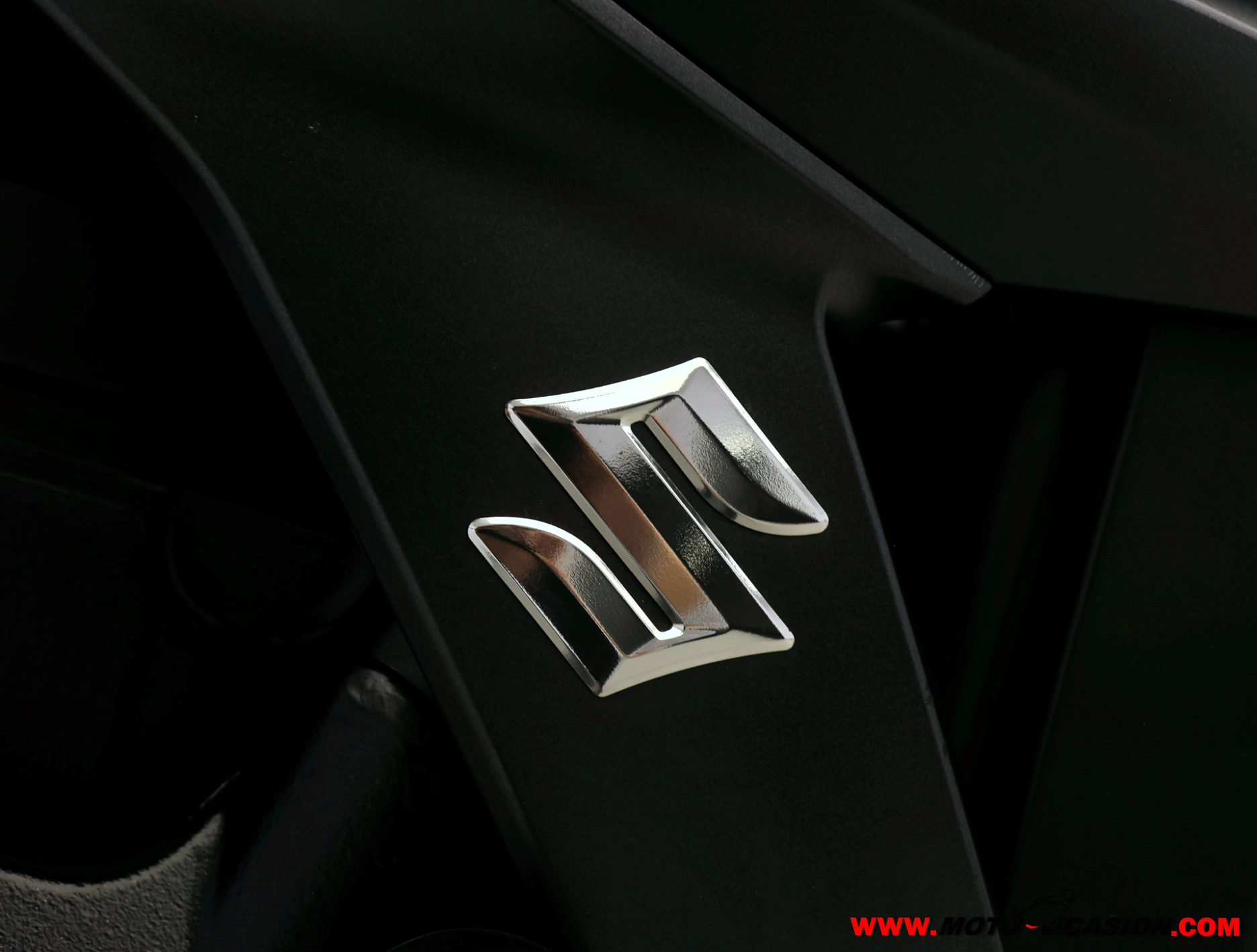 SUZUKI GSR 750 (copia)