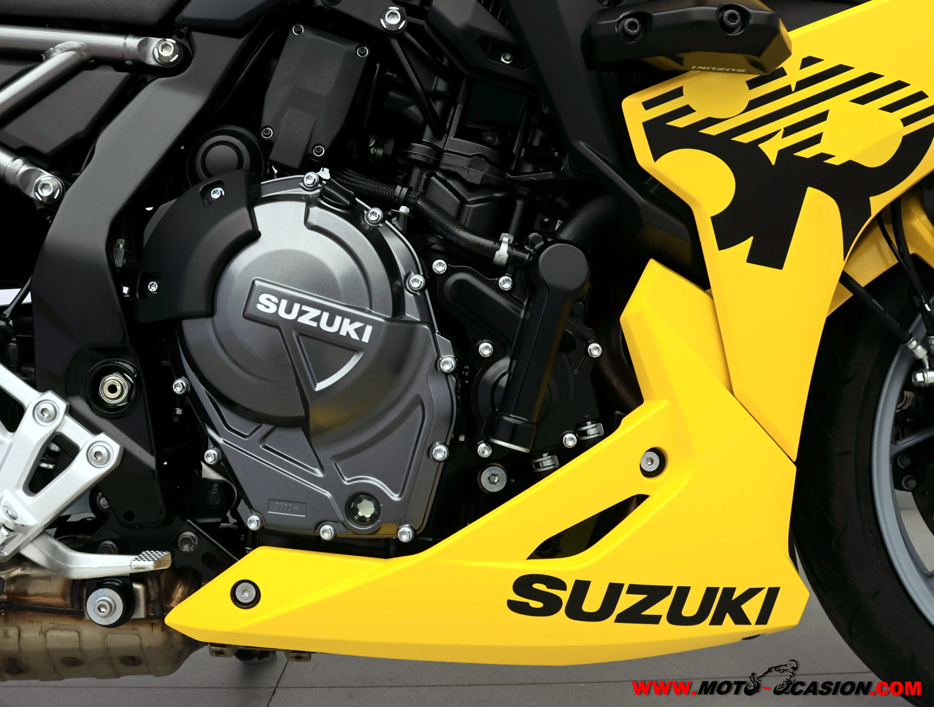 SUZUKI GSX-8 TT -A2- GARANTÍA OFICIAL