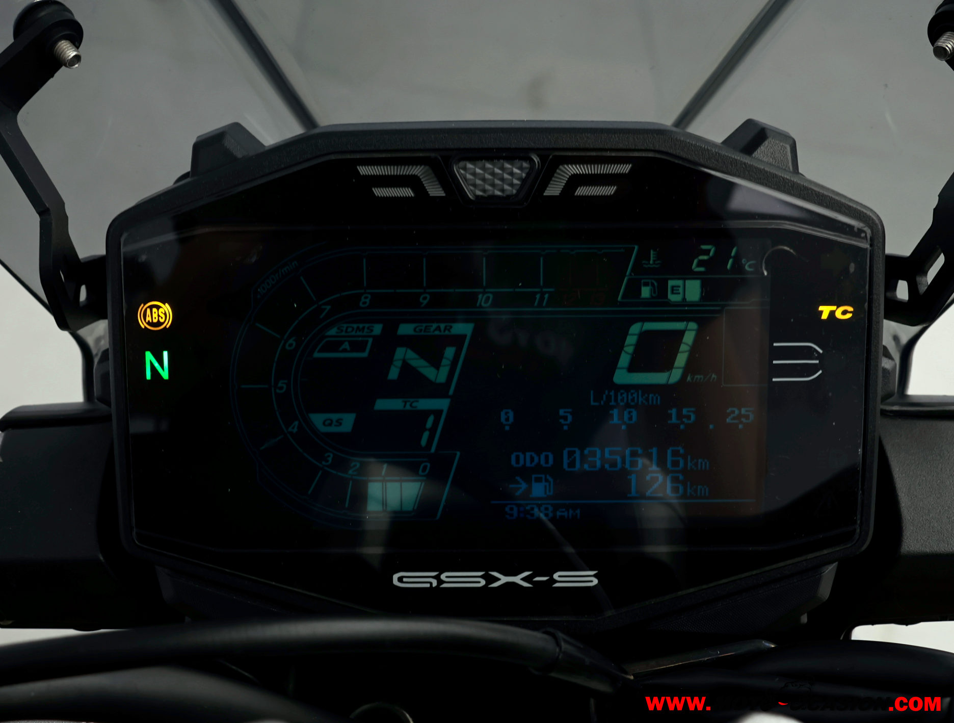 SUZUKI GSX-S 1000