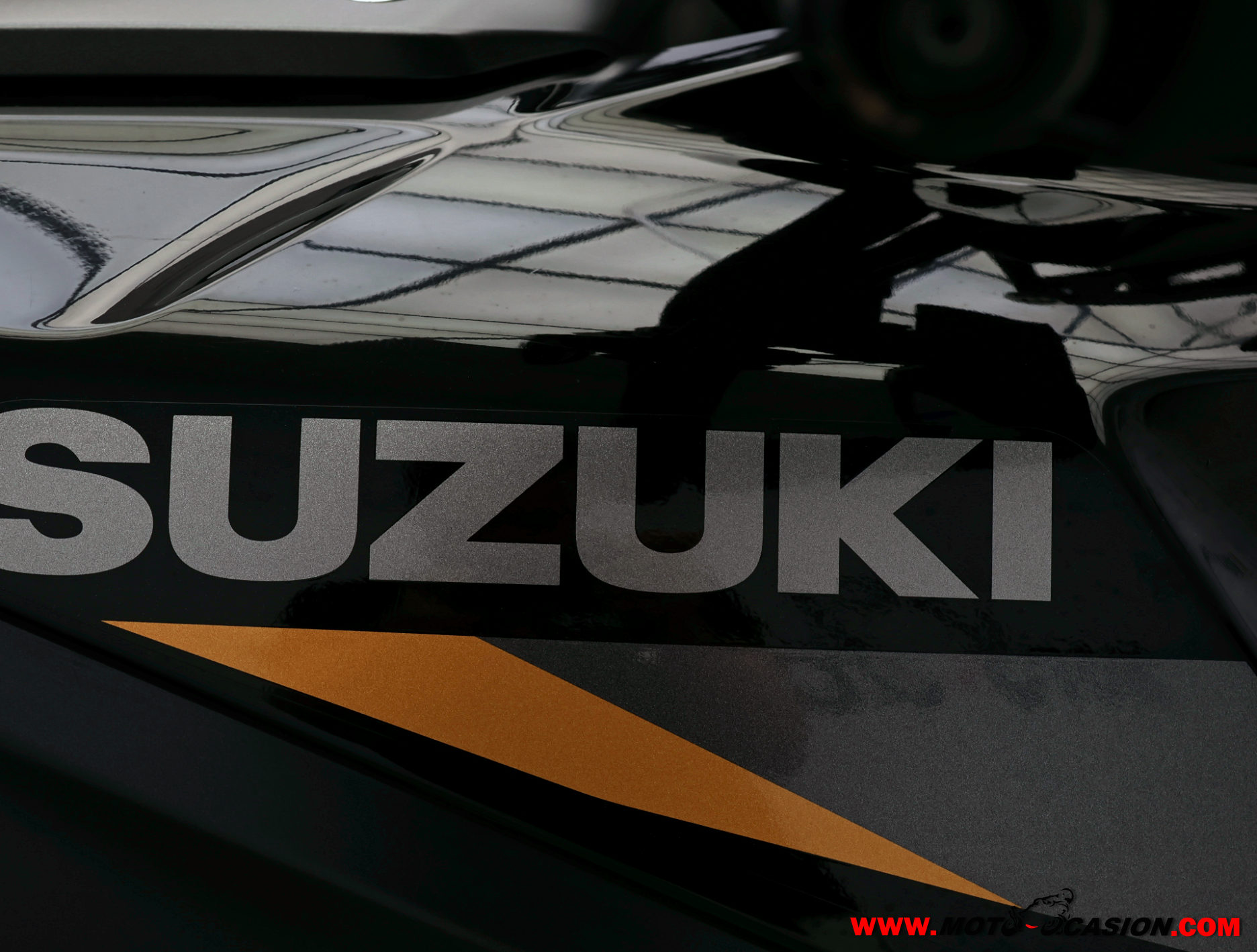 SUZUKI V-STROM 1050
