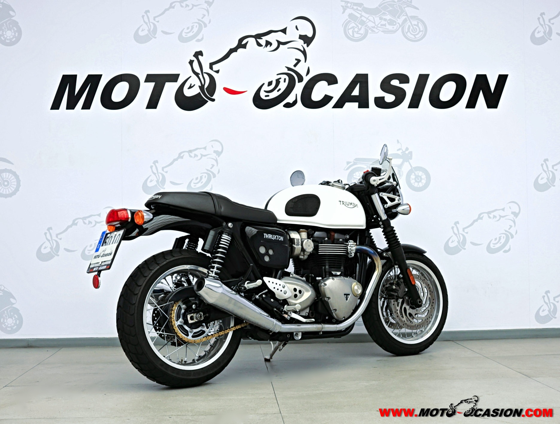 TRIUMPH BONNEVILLE BOBBER (copia)