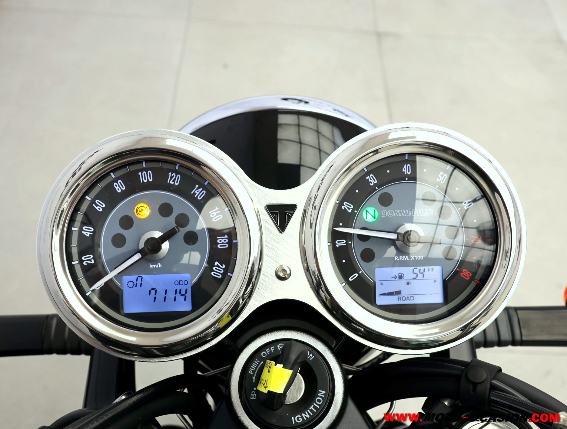 TRIUMPH BONNEVILLE T100 ¿A2? GARANTÍA OFICIAL