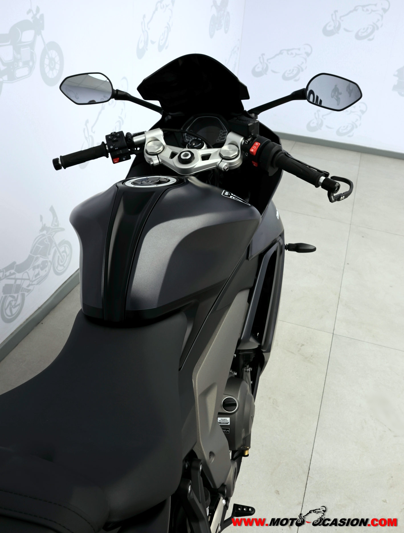TRIUMPH STREET TRIPLE 765 RS (copia)