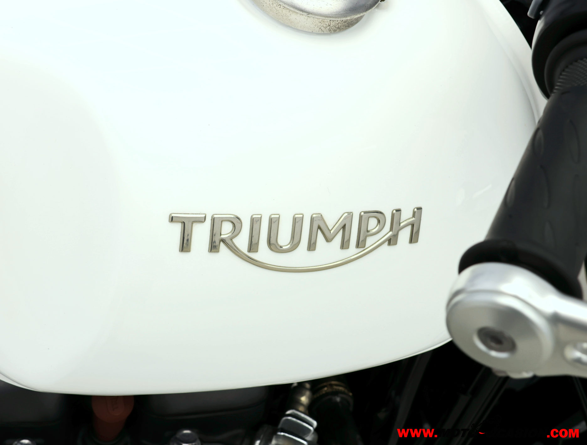 TRIUMPH THRUXTON 1200