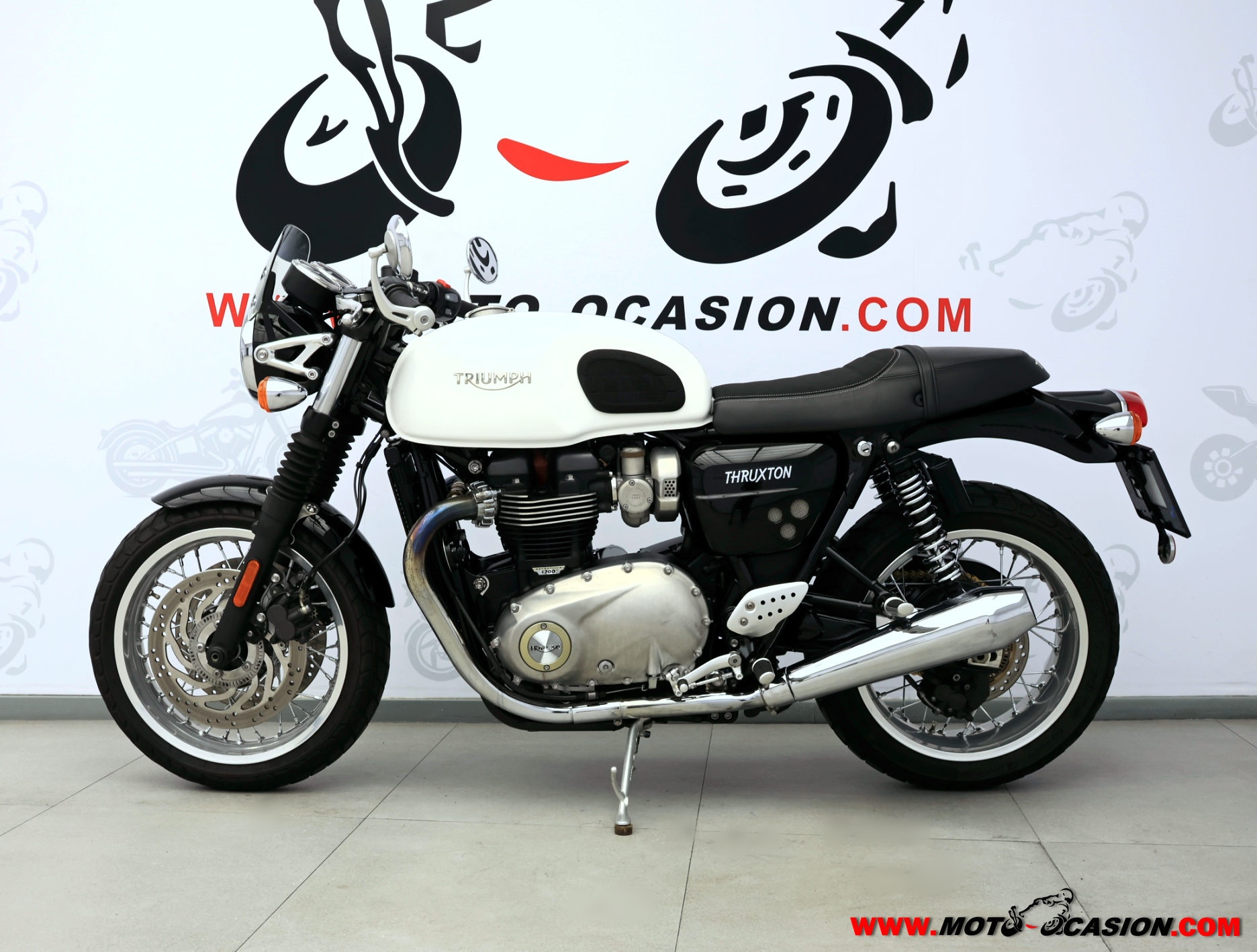 TRIUMPH THRUXTON 1200