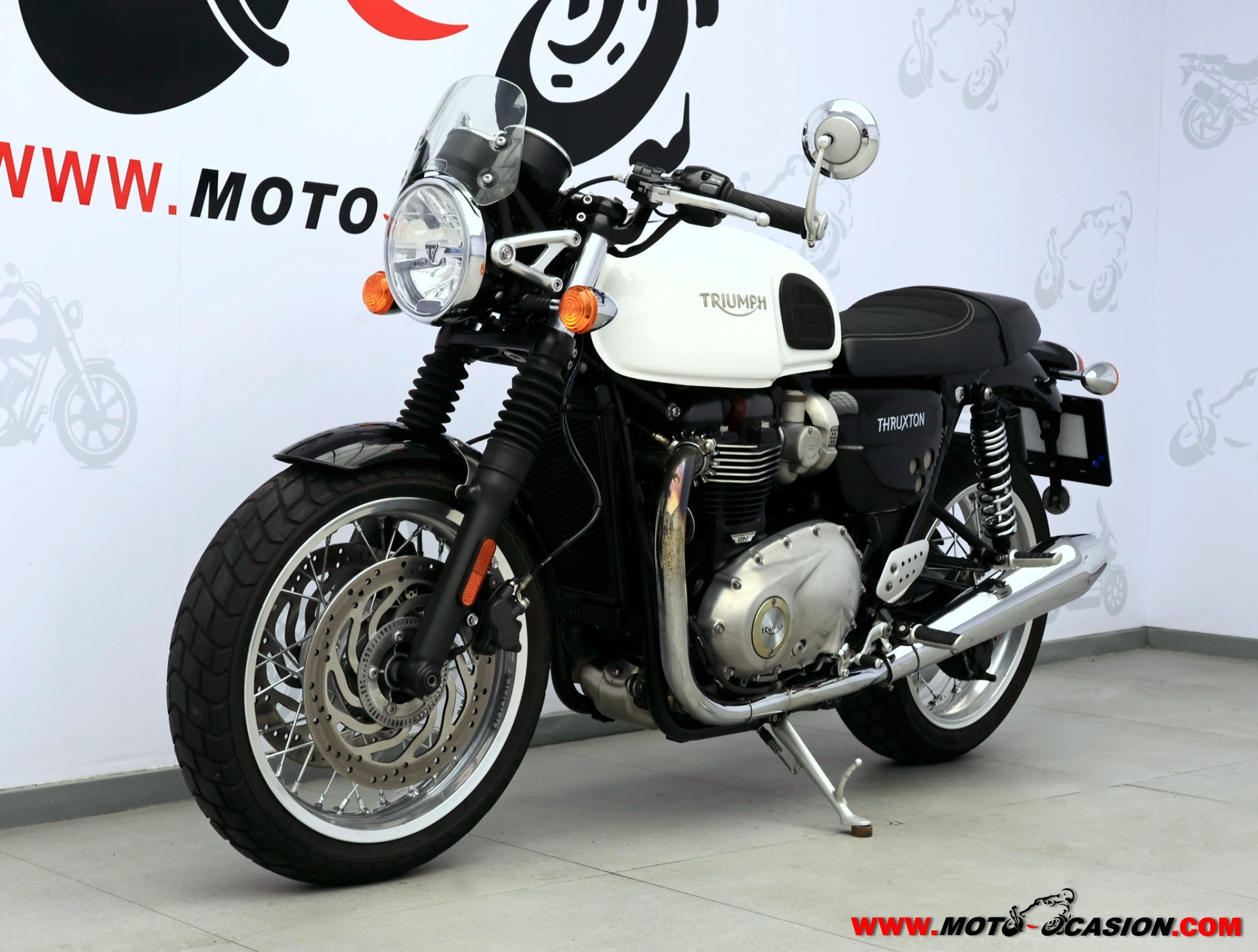 TRIUMPH THRUXTON 1200