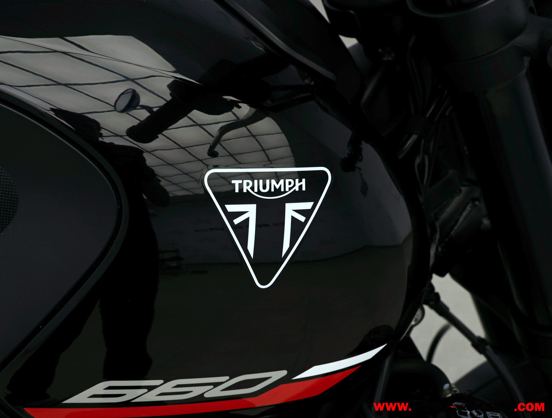 TRIUMPH TRIDENT 660 ¿A2? (copia)