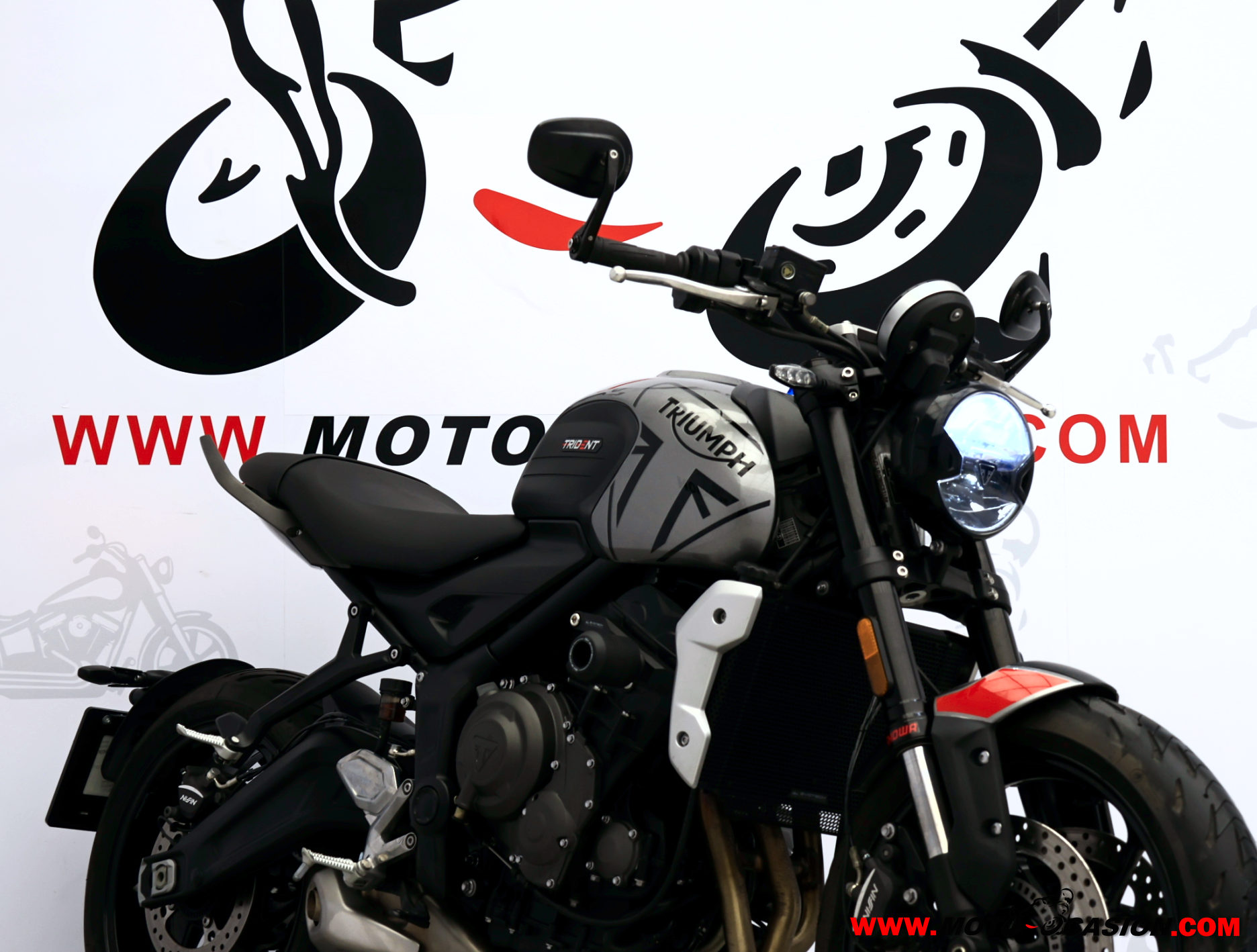 TRIUMPH TRIDENT 660 -A2- GARANTÍA OFICIAL (copia)