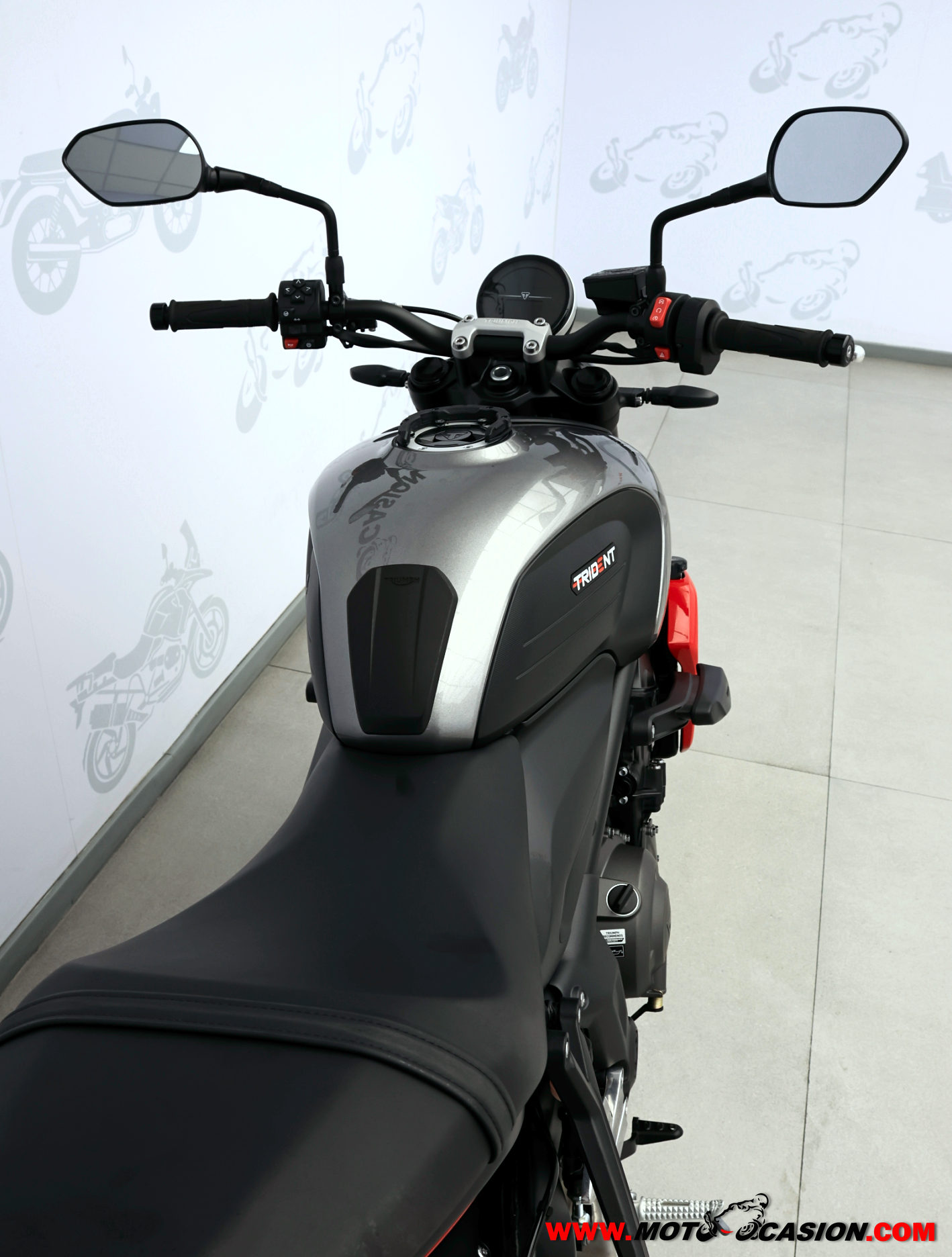 TRIUMPH TRIDENT 660 -A2- GARANTÍA OFICIAL (copia)