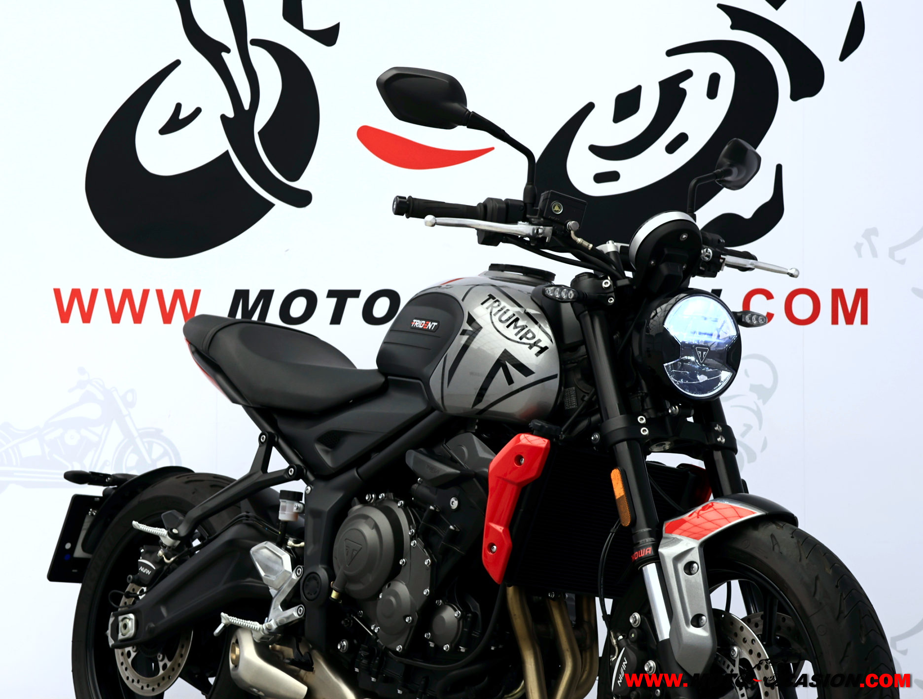 TRIUMPH TRIDENT 660 -A2- GARANTÍA OFICIAL (copia)