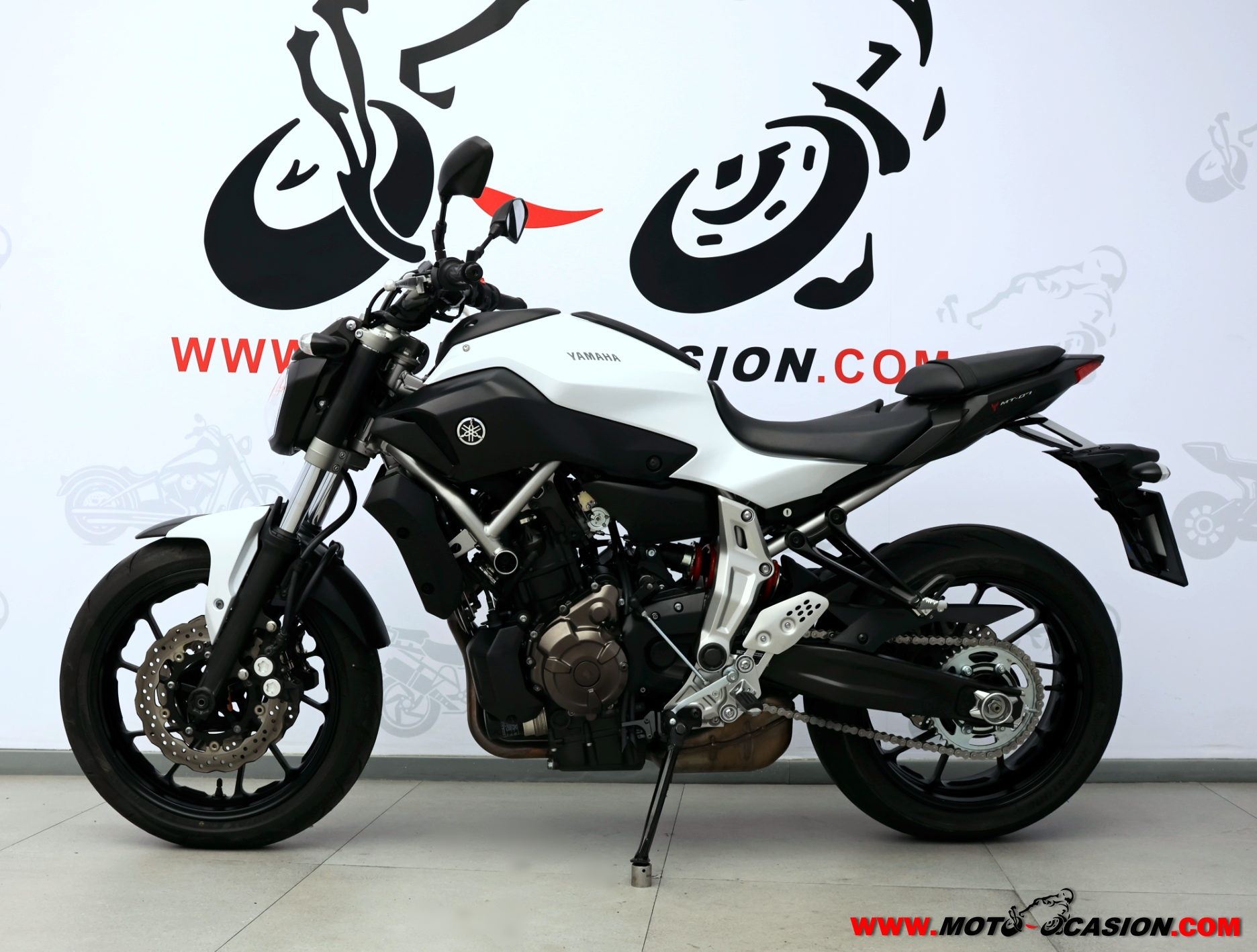 YAMAHA MT-07 ¿A2?