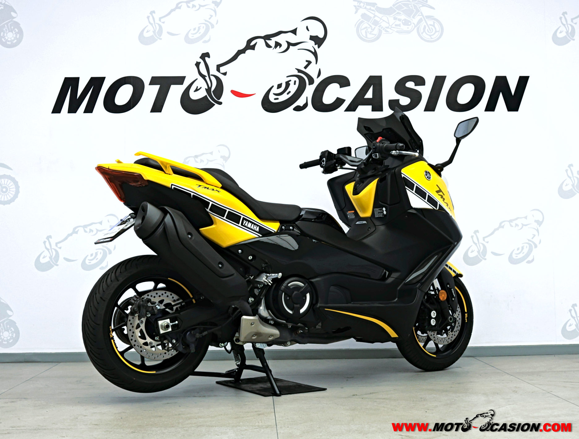 YAMAHA T-MAX 560 -APTA A2-