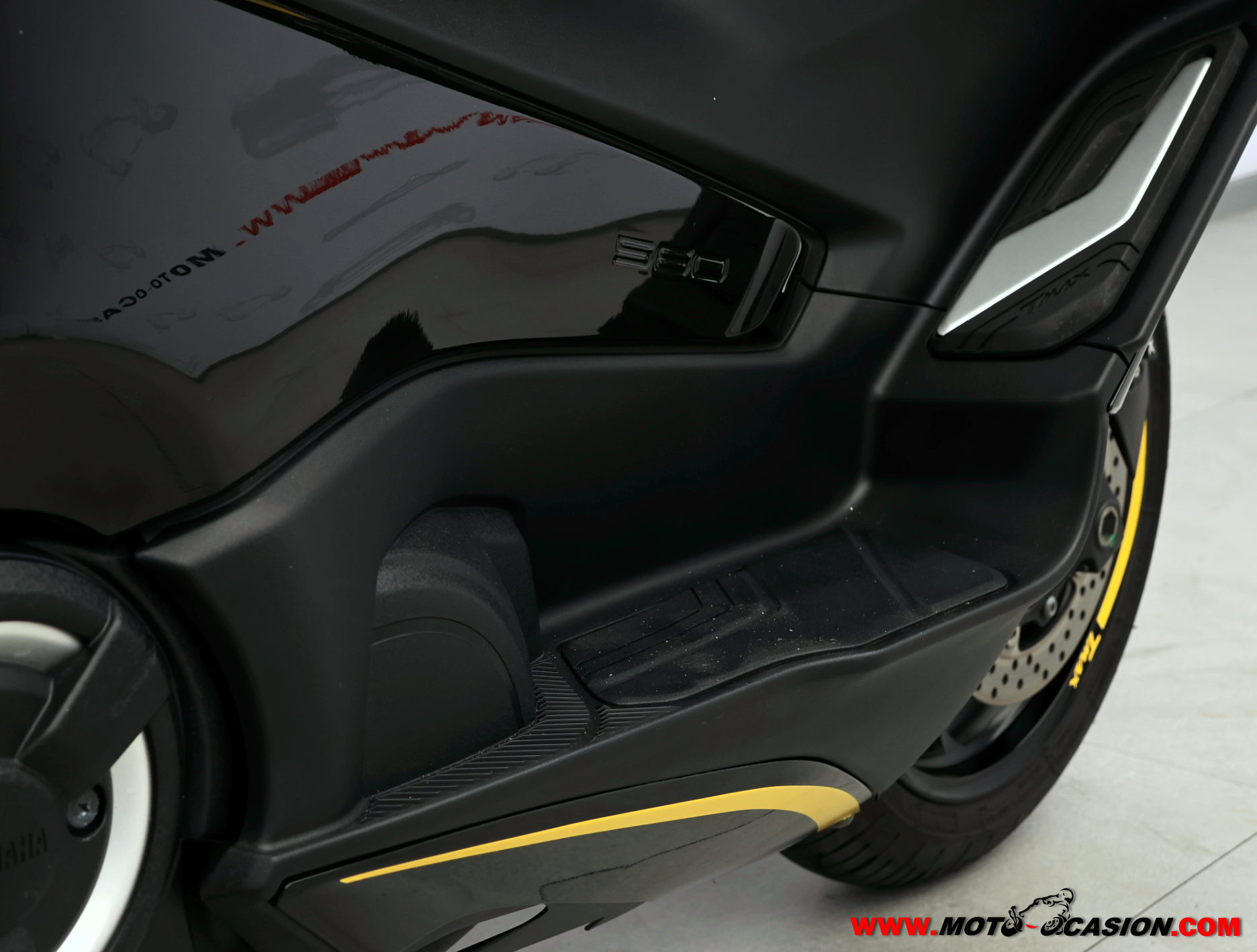 YAMAHA T-MAX 560 -APTA A2-