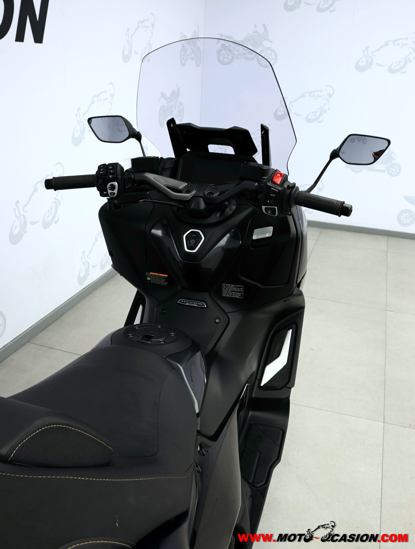 YAMAHA T-MAX 560 TECH MAX -APTA A2- (copia)
