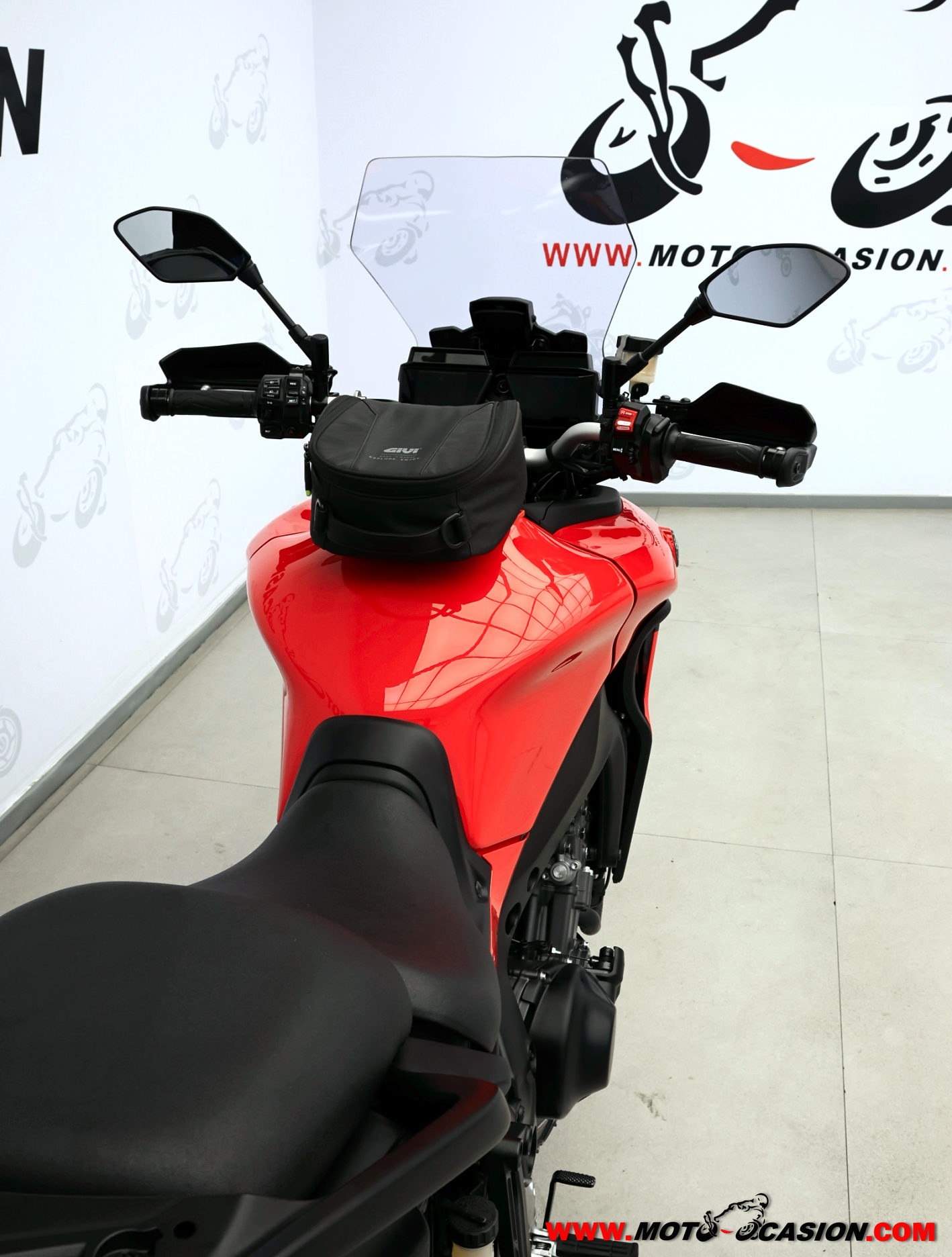 YAMAHA TRACER 9