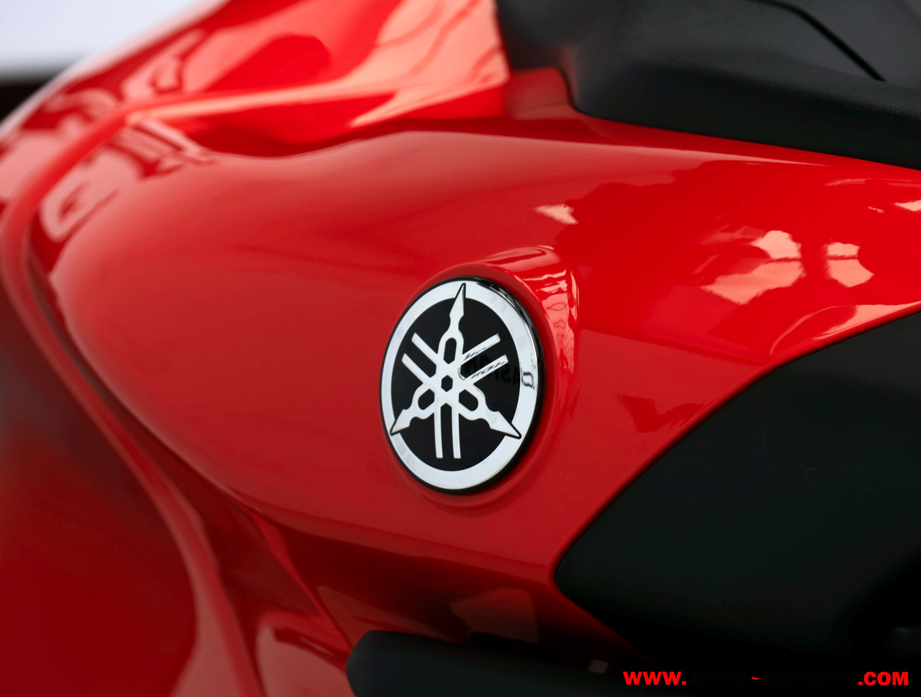 YAMAHA TRACER 9