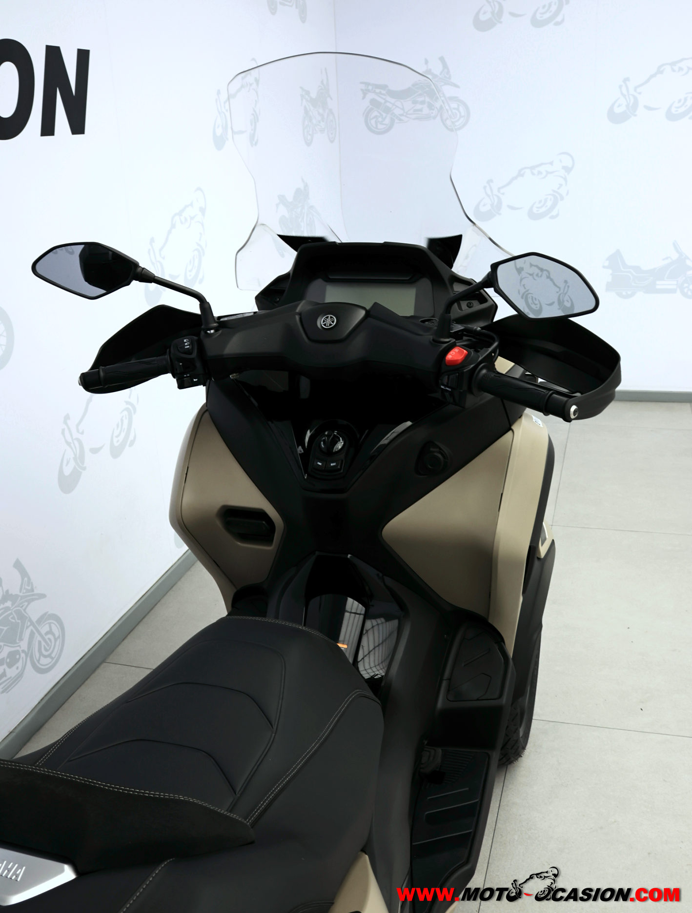 YAMAHA TRICITY 300 -APTA B Y A2- (copia)