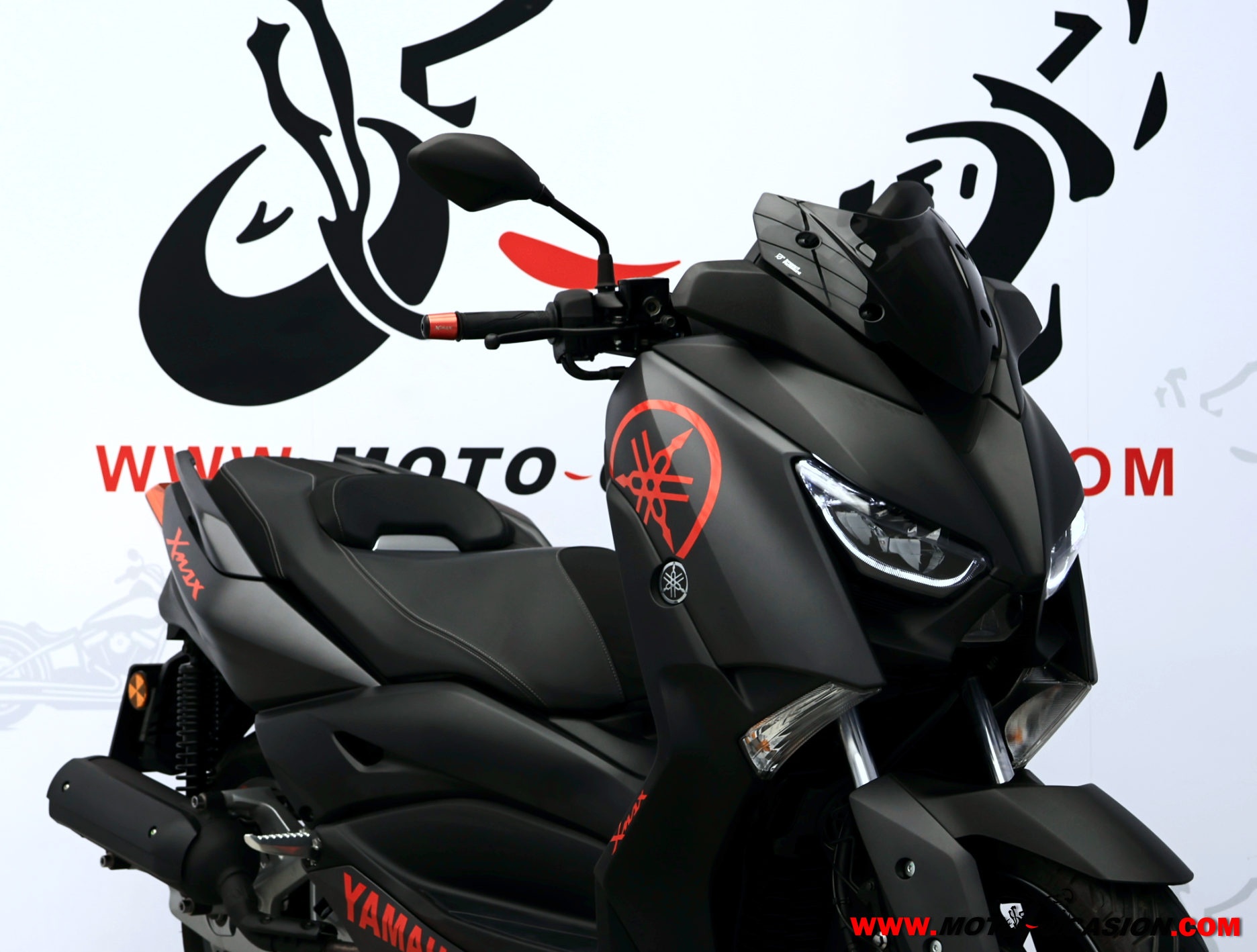 YAMAHA X-MAX 125 TECH MAX -APTA B Y A1-