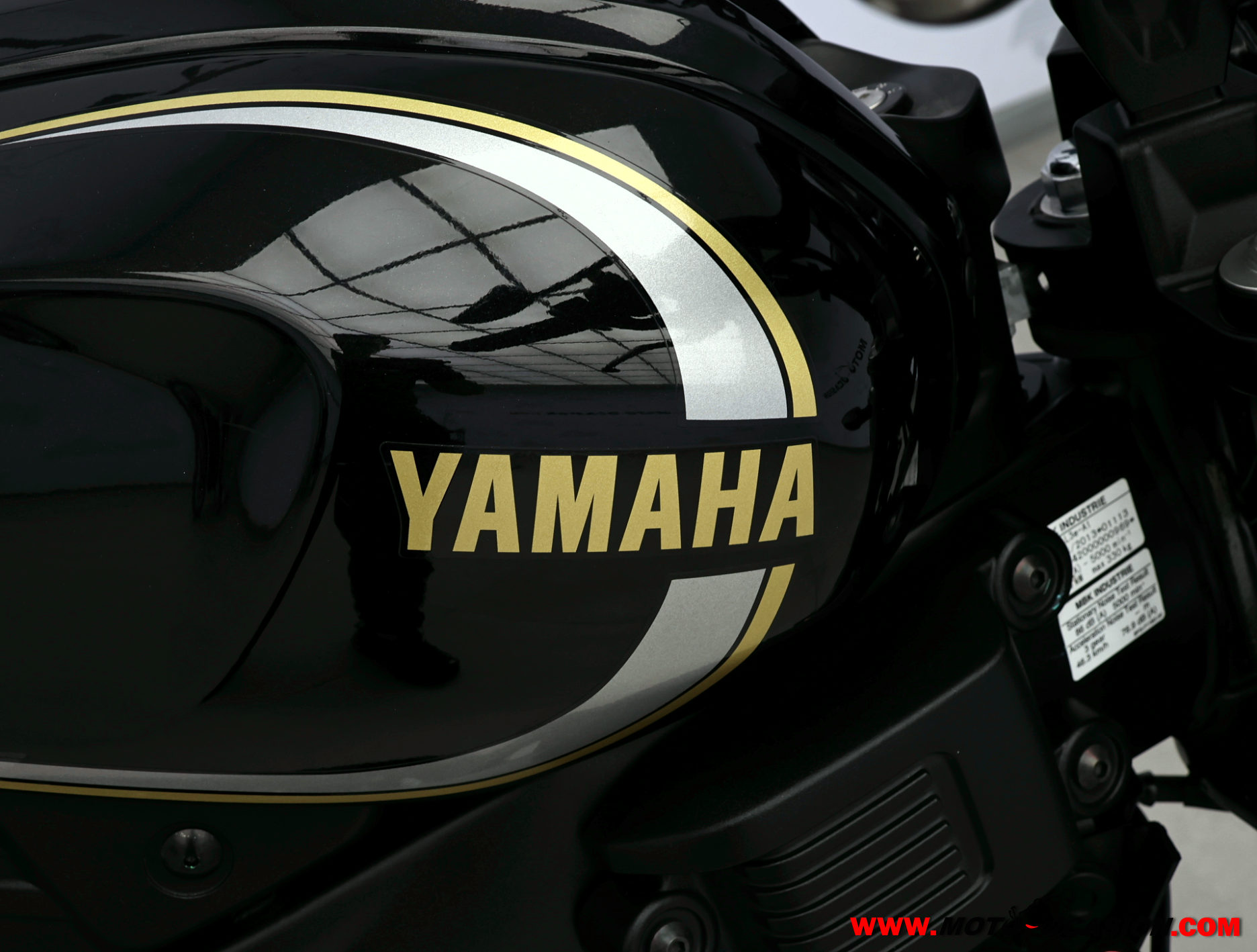 YAMAHA XSR 125 -APTA B Y A1-
