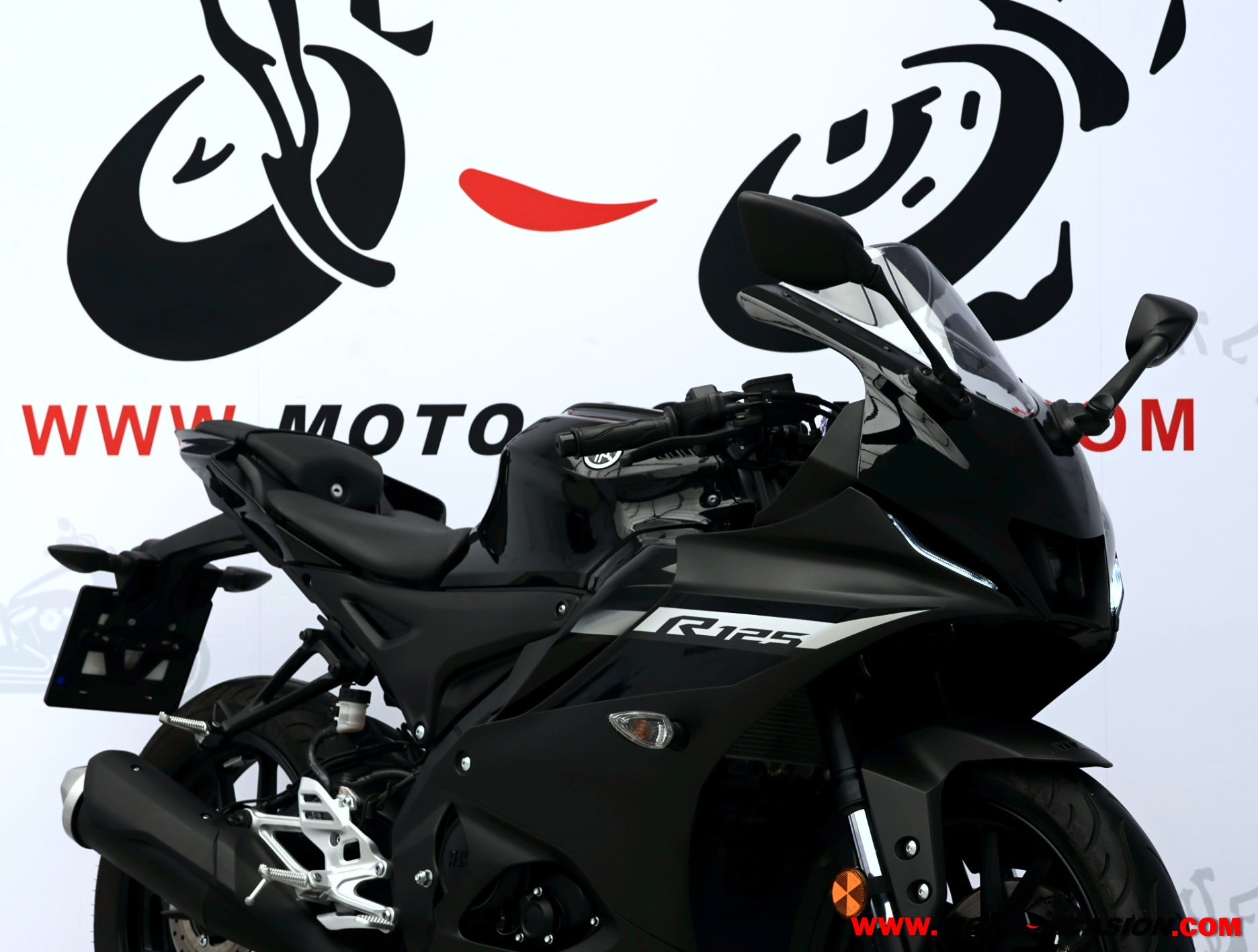 YAMAHA XSR 125 -APTA B Y A1- (copia)